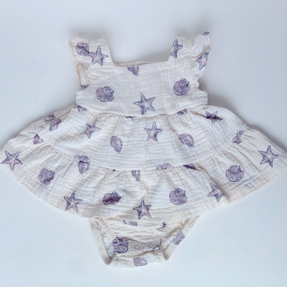 NWOT Carter’s Summer dress w/built in diaper cover, size 18mo, cream w/seashells